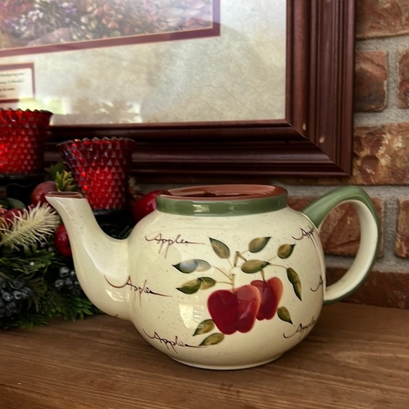 Home Interiors Apple Orchard Collection Tea Pot - Picture 3 of 3